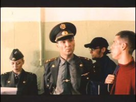 Может он от страха писается? :)