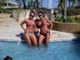 Представляю выставленную фотку, где 2 волосатых мужика стиснули девочку 7 лет. Самое мягкое в последующих истериках будет - "кастрировать".
Двуличие лицемерного феминистического мира