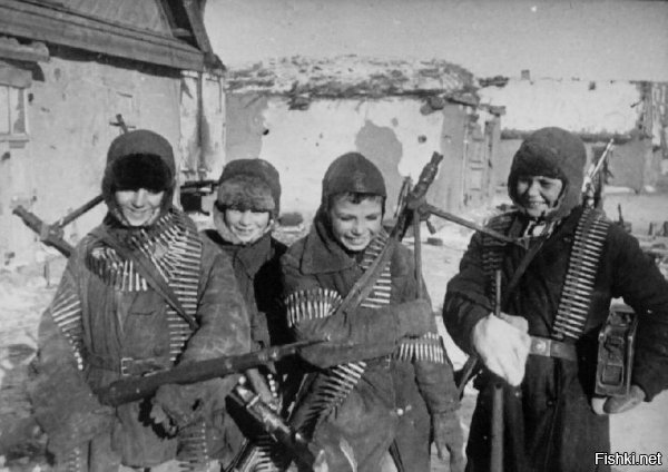 Подвиг "Волоколамских мальчишей".

Детдомовцы два дня защищали свою деревню от фашистов, до прихода Красной армии.