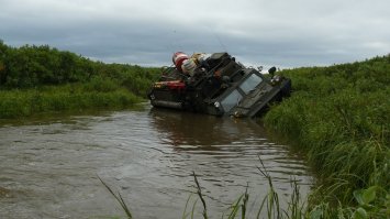очень даже можно))
вот тут купались, и тут тоже