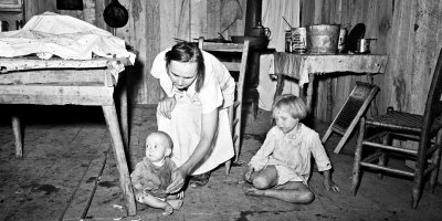 Лиза, учитывая то, что Вы не упускаете случая лягнуть Советский Союз, дополню Ваши не тенденциозные фото Нью Йорка не тенденциозными фотографиями той же страны, но всего лишь 14-ю годами ранее...