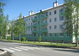 "Отреставрированная пятиэтажка на улице Ленина"
И тут что-то спистили? Где пятый-то?