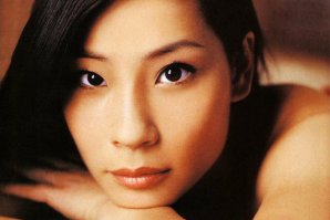 Взгляд у кошки как у Люси Лью.