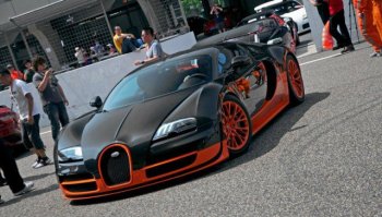 Porsche 918 Spyder Мощность составляет 887 л.с. Разгон до сотни за 2,4 секунды. Максимальная скорость 340 км/час.

 Максимальная скорость Bugatti Veyron Super Sport составляет 431 км/час. Разгон с 0-100 км/час за 2,5 секунды. Мощность 1200 л.с.