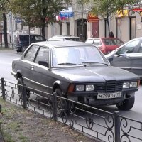 Автор, это BMW e21 HELLA, просто без бампера.