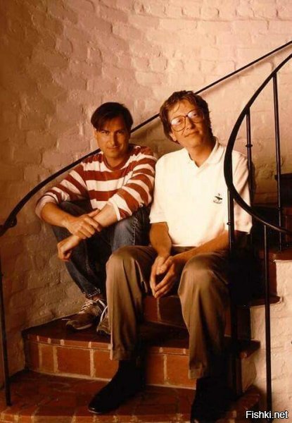 Это не самолёт, это ушедшая не когда великая страна больших достижений



Эти два перца не просто знали друг друга с молодости, они достигли больших высот очень не просто так... Эти две фигуры - руки одной большой головы (или ряда очень крупных компаний, называйте как хотите)
Ну и "Microsoft случайно получила в ноябре 1985 бессрочную лицензию на использование интерфейса Mac"



Молодой Лукас начал работу над  Звёздными войнами  в 1974 году. Имея производственный бюджет в размере 11 миллионов долларов США, выпущенный 25 мая 1977 года фильм, стал одним из самых успешных за всю историю, собрав $215 миллионов в США и $337 миллионов за границей... Как видно спецэффекты очень даже окупаются, а в руках талантливых режиссёров - окупаются многократно



Хороша чертовка



Одно - наш человек.



Кто бы мог подумать, что через каких то 11 лет это чудо дитя расстреляют в подвале...