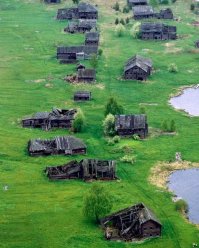 Автору: п-деть - не мешки ворочать! Полстраны в таких хоромах, ноги в руки и вперед! Как в Простоквашино: выбирай любой.