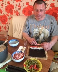 Б.л.я. с рюмкой водки на столе я бы не только ролы закрутил бы. Пост - ГАВНО