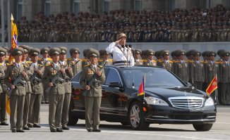 Передайте им, что социалистической ГДР больше не существует, и Мерседес - породистый образец капиталистической роскоши.