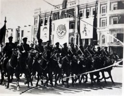 Казаки на параде.1 мая 1936г.г. Царицын