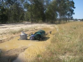 В такой луже хрен утонешь... но все ведутся)))