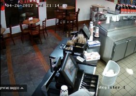 И точным броском в корзину завершил сие увлекательное зрелище!)