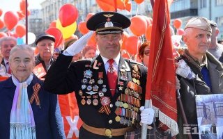 Зато этого дурачка жалеют некоторые (