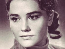 И верно, похожа.