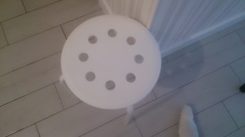 Фух, у меня такая же табуретка как и у Клауса, только белая, и как раз недавно, когда мылся - тоже использовал её, так как сломал палец на ноге (на фото виден гипс). Папа, спасибо тебе, что у меня не такие маленькие яйца как у норвежца, спасибо тебе за наши русские огромные шары, которые не влезают в маленькие шведские дырочки!!!