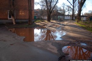 Подумаешь озеро, вна соседней Украине вон целый город красный есть - Кривой Рог