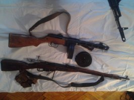 Мосинка с сыном, внучек прячется
