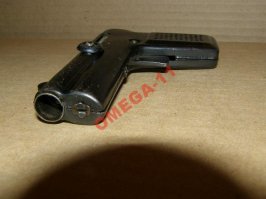 А я вот запомнил вот эту "вещь" из детства, этот пистолет изначально был наверное сделан что бы стрелять из него присосками, но у него была такая мощная пружина что заряжать его для детей ну допустим до 15 возраста с боку как положено было не реально. Зато к нему прекрасно подходили гвозди 150 см, вставляем гвоздь шляпкой вниз, упираешся в пол и вуа ля пистолет заряжен. Пробивал он будь здоров!! И вот однажды этот шедевр у меня пропал, я помню искал его долго, мне помогали в поисках и родители и бабки с дедками но все было тщетно. И вот спустя годы проводя в месте с сыном поиски "неожидано" пропавшей лазерной указки (выменянной у соседского мальчика на что то) я вспомнил  про пистолет.....