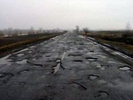 Автовладелец отсудил полмиллиона за яму на дороге
