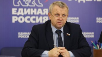 Да ладно вам ребята... скромность - украшает человека!