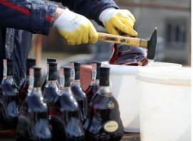Продуманные - суки, в ведра бьют. А потом
