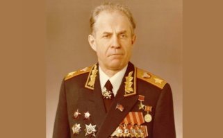 Неужели нельзя было на первую, поставить фото лучшего качества? Или быдло все съест?