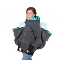 У меня два вопроса. Риторический: Вам не кажется, что он не их папа?
Практический: если заплачет ребенок за спиной - как она будет его доставать?