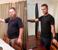 Он просто излучает счастье!!!Да! Просто неудачное фото!