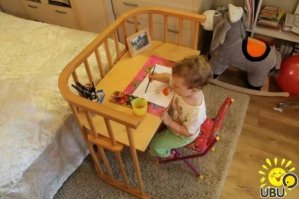 Можно купить вот такую кроватку и сдвигать с родительской кроватью, а когда ребенок выростит , из кроватки можно сделать столик для рисования.