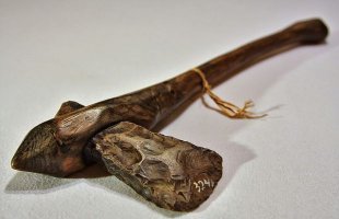 Посмотрим на этих суперсолдат с АК, когда у них патроны закончатся. Нет ничего надёжнее старого доброго каменного топора