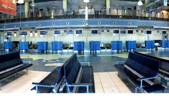 Какой-то там городишко Анадырь с населением в 14.000 человек, находящийся за Полярным кругом за 6 с лишним тысяч километров от Москвы...