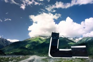 В самом бесполезном аэропорту мира, спустя год после открытия, приземлился первый самолет