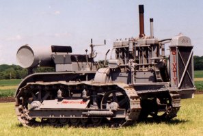 А вот и его папа Катерпиллер-60 (Сталинец-60 в советском варианте!)