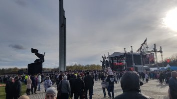 А вот Рига вчера. К сожалению, не могу поставить фоток ближе, переворачиваются почему-то.