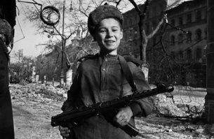 На сегодняшний день в основном остались в живых именно самые молодые ветераны, те, которым было по 14-16 лет, а то и моложе...