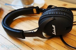 Наушники и смартфоны не сам Маршал разрабатывает и производит, от Маршала там логотип и стилистический внешний вид. Хотя уши вполне зачетные. Пользуюсь почти год мониторами, хороший универсал, тяготеющий к року. Звук приятный, мягкий, отличные средние, низкие и высокие нормальные. Прочные и компактные, на ушах лежат плотно, среднее по размеру ухо закрывают полностью.
У нас стоят дороговато, с Амазона вместе с доставкой на треть дешевле. С Али еще дешевле, но не уверен, что будут оригинальные.