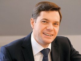 А в моем городе был салют. Правда 8 мая. Всем этим мы обязаны ему. Внимание вопрос. Из какого я города? :))))