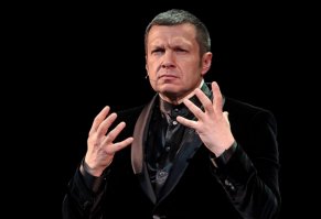 ... Одесса привет!!!! Сам чуваш по национальности, в СССР служил с "хохлами" в войсках радиоэлектронной борьбы и тогда в эти войска брали только из великой тройки - русские, украинцы и белорусы   Не понимаю до сих пор как можно было за 10-15 лет превратится во врагов !!!! 
Не читайте советских газет натощак!!!!!