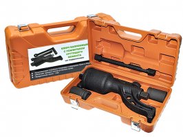 Покупается такая ручная мясорубка для откручивания болтов, берется 1-1.5 кв китайская дрель сопрягаются вместе, делаем переходник для закручивания сваи под головку болта и крутим) хоть и очень бюджетно но результат отличный