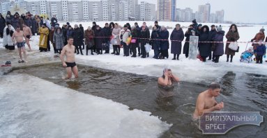 Ну да, пришел я тихонечко порыбачить, лунок парочку просверлить, а тут.. Всю рыбу распугали.
p.s. Кстати, можно пруф, где он срал в церкви, или даже кому то мешал? Он же сцыкло, что-то подобное бешеным пе*дам ему слабо повторить.
p.p.s. Я  считаю что он му*ак редкостный, но  приговор как бы нарушает статью 14 нашей родной конституции, как первый так и второй пункты