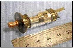 Зачем в первой половине XX века во время примерки обуви ноги просвечивали рентгеном