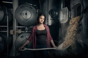 Кому-то, сейчас: или руки обожжет или ручкой лопаты йобнет!