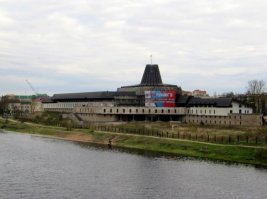 лет 20 уже этой стройке)