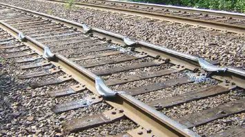 Локомотив буксовал.