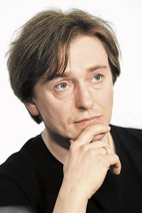 - Хмм... - подумал Безруков.
- Даже гримироваться не надо...