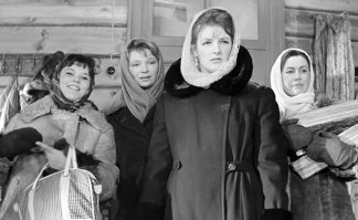 - Хорошо тебя там воспитали, сиротинка 
----------------------------------------
Анфиса - блеск женщина. Шикарная просто.  
А вообще, все девушки красавицы. Девчата!  :)