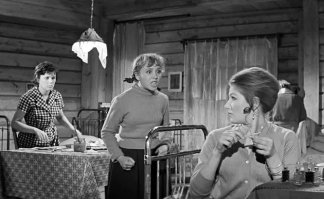 - Хорошо тебя там воспитали, сиротинка 
----------------------------------------
Анфиса - блеск женщина. Шикарная просто.  
А вообще, все девушки красавицы. Девчата!  :)