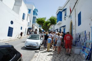 Если кому интересно, только вернулся из Туниса : там есть похпожая деревня, только сине-белая (как в Греции)- красиво.