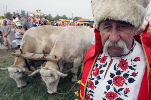 Это не по нашему - не по хохляцки! Декоммунизация - значит декоммунизация...