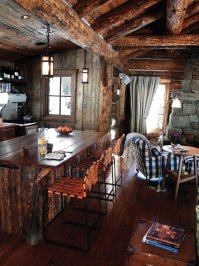 Уютная хижина. И со вкусом. Потолки бы только повыше. Мне вот эта хижина в душу запала, обожаю деревянную отделку и мебель. И чтобы зелени (живой) вокруг побольше было. Песня...